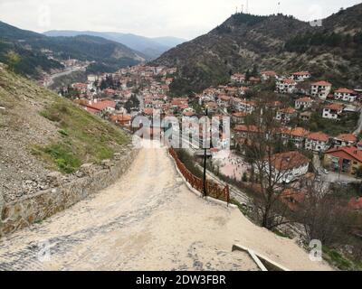 Eine Graustufenaufnahme von Goynuk, Türkei, aufgenommen an einem bewölkten Tag Stockfoto