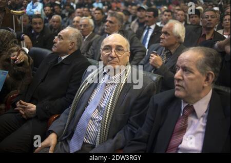 Algerier, die am 05. April 2014 bei der Wahlkampfveranstaltung von Ali Benflis in Tipaza, Algerien, anwesend waren. Foto von Ammi Louiza/ABACAPRESS.COM Stockfoto