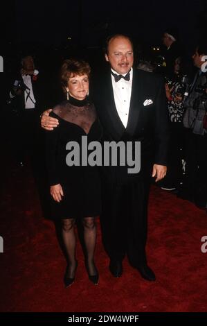 Dennis Franz, Ehefrau Joanie Zeck bei Frank Sinatras 80. Geburtstagsparty, Los Angeles, CA 13. Dezember 1994 / Aktenzeichen # 34000-1648PLTHA Stockfoto