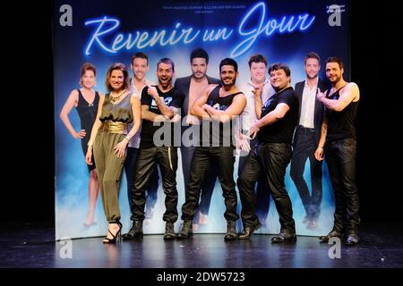 Christine Lemler, Franck Le Hen, Edouard Collin, Rodolphe Sand und David Tournay posieren während der 'Revenir UN Jour' Comedy Show rehersal im Palais des Glaces in Paris, Frankreich, am 06. Mai 2014. Foto von Aurore Marechal/ABACAPRESS.COM Stockfoto