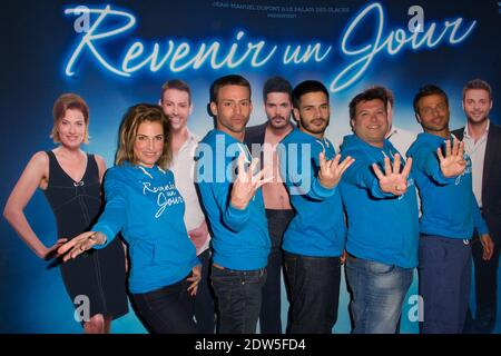 Christine Lemler, Franck Le Hen, Edouard Collin, Rodolphe Sand und David Tournay posieren für die Comedy-Show "Revenir UN Jour" am 13. Mai 2014 im Palais des Glaces in Paris. Foto von Thierry Orban/ABACAPRESS.COM Stockfoto