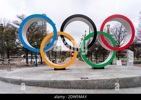 Skulptur der Olympischen Ringe im Centennial Olympic Park in Atlanta, Georgia, USA. Stockfoto