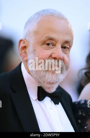 Regisseur Mike Leigh bei der Vorführung von Mr Turner und der Vorführung von Party Girl im Palais des Festivals in Cannes, Frankreich, am 15. Mai 2014 im Rahmen der 67. Filmfestspiele von Cannes. Foto von Lionel Hahn/ABACAPRESS.COM Stockfoto