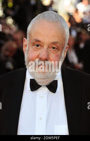 Regisseur Mike Leigh bei der Vorführung von Mr Turner und der Vorführung von Party Girl im Palais des Festivals in Cannes, Frankreich, am 15. Mai 2014 im Rahmen der 67. Filmfestspiele von Cannes. Foto von Aurore Marechal/ABACAPRESS.COM Stockfoto