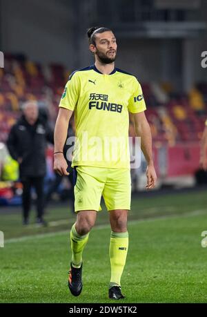 Brentford, Großbritannien. Dezember 2020. Newcastle United Andy Carroll beim Carabao Cup Quarter Final Match zwischen Brentford und Newcastle United im Brentford Community Stadium, Brentford, England am 22. Dezember 2020. Foto von Andrew Aleksiejczuk/Prime Media Images. Kredit: Prime Media Images/Alamy Live Nachrichten Stockfoto