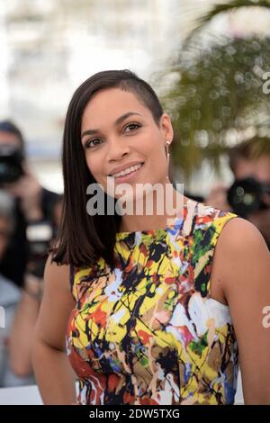 Rosario Dawson nimmt an der Fotoschau für die Filmgefangenen Teil, die am 16,2014. Mai im Palais des Festivals in Cannes, Frankreich, im Rahmen der 67. Filmfestspiele von Cannes stattfand. Foto von Nicolas Briquet/ABACAPRESS.COM Stockfoto