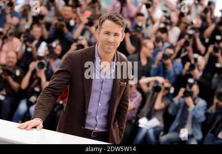 Ryan Reynolds, der am 16,2014. Mai im Palais des Festivals in Cannes, Frankreich, im Rahmen der 67. Filmfestspiele von Cannes an der Fotoschau für die Filmgefangenen teilnahm. Foto von Lionel Hahn/ABACAPRESS.COM Stockfoto