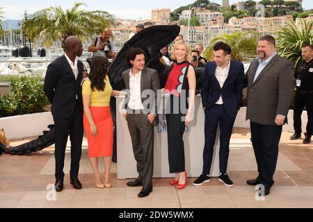 Regisseur Dean DeBlois, Cate Blanchett, Jeffrey Katzenberg, America Ferrera, Kit Harington, Djimon Hounsou, Bonnie Arnold, Jay Baruchel posiert beim Fotocall für den Film Dragon 2, der am 16. Mai 2014 im Palais des Festivals in Cannes, Frankreich, im Rahmen der 67. Filmfestspiele von Cannes stattfand. Foto von Aurore Marechal/ABACAPRESS.COM Stockfoto