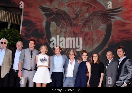 Jennifer Lawrence, Liam Hemsworth, Josh Hutcherson, Donald Sutherland, Julianne Moore und Sam Claflin posieren bei den Hunger Games 3 : Mockingjay Fotocall, der am 17. Mai 2014 im Majestic Hotel in Cannes, Frankreich, im Rahmen der 67. Filmfestspiele von Cannes stattfand. Foto von Lionel Hahn/ABACAPRESS.COM Stockfoto