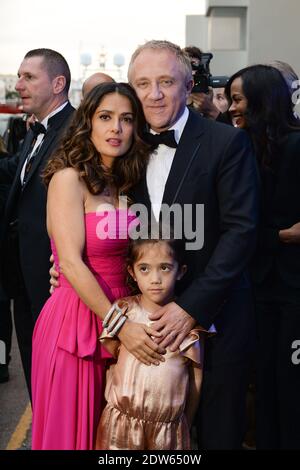 Salma Hayek, Ehemann Francois-Henri Pinault und Tochter Valentina nach der ersten Vorführung von "der Prophet" am vierten Tag der 67. Filmfestspiele in Cannes, Frankreich am 17. Mai 2014. Foto von Ammar Abd Rabbo//ABACAPRESS.COM Stockfoto