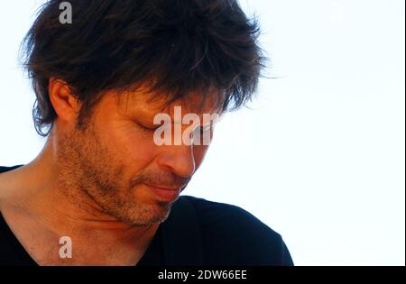 Noir Desir Ex-Frontmann Bertrand Cantat tritt mit seiner Band Detroit bei einem Konzert Eurock Ecologie zur Unterstützung der Ecologist Party Europe Ecologie-Les Verts in Bordeaux, Westfrankreich, am 17. Mai 2014 auf. Foto von Patrick Bernard/ABACAPRESS.COM Stockfoto