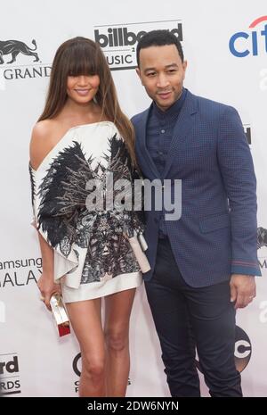 Sänger/Songwriter John Legend (R) und Ehefrau Christine Teigen nehmen am 2014 18. Mai 2014 an den Billboard Music Awards in der MGM Grand Garden Arena in Las Vega Teil. Foto von Kobby Dagan/AbacaUsa.com Stockfoto