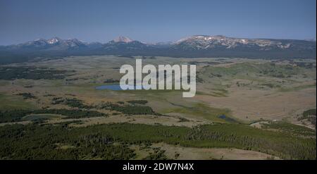 Blick über die Yellowstone Wilderness vom Bunsen Peak Gipfel Stockfoto