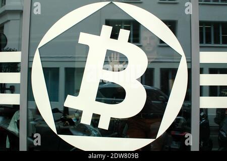 Gesamtansicht des Maison du Bitcoin, dem ersten "Bitcoin House", das am 30. Mai 2014 in Paris eröffnet wurde. Bitcoin ist ein Peer-to-Peer-Zahlungssystem, das 2009 vom Entwickler Satoshi Nakamoto als Open Source-Software eingeführt wurde. Foto von Alain Apaydin/ABACAPRESS.COM Stockfoto