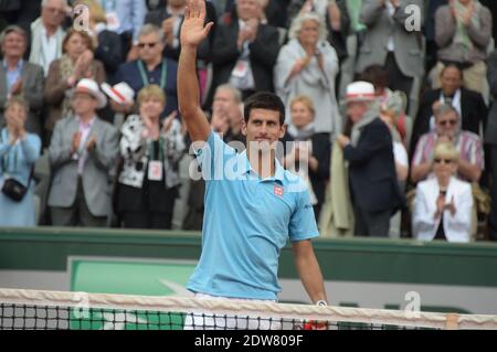 Novak Djokovic spielt in der dritten Runde der French Tennis Open 2014 im Roland-Garros Stadion, Paris, Frankreich am 30. Mai 2014. Foto von Henri Szwarc/ABACAPRESS.COM Stockfoto