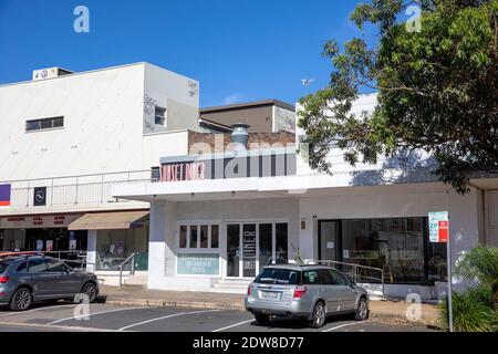 Sydney, Australien. Mittwoch, 23. Dezember 2020. Die Regierung von NSW hält die nördlichen Strände Sydneys nach dem Ausbruch der COVID 19 in Avalon Beach fest. Die abgebildeten Straßen in Avalon sind fast menschenleer. Credit martin.berry@alamy live News. Quelle: martin Berry/Alamy Live News Stockfoto