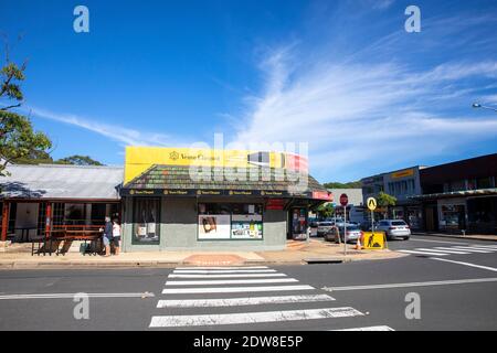 Sydney, Australien. Mittwoch, 23. Dezember 2020. Die Regierung von NSW hält die nördlichen Strände Sydneys nach dem Ausbruch der COVID 19 in Avalon Beach fest. Die abgebildeten Straßen in Avalon sind fast menschenleer. Credit martin.berry@alamy live News. Quelle: martin Berry/Alamy Live News Stockfoto