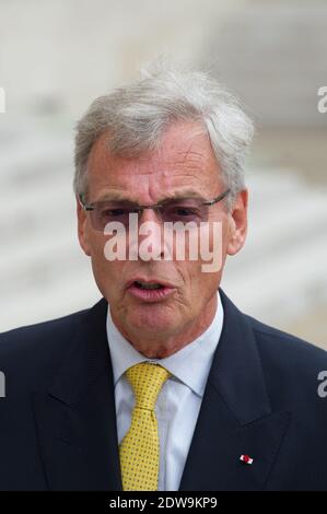 Siemens-Aufsichtsratsvorsitzender Gerhard Cromme verlässt am 17. Juni 2014 eine Sitzung mit dem französischen Präsidenten Francois Hollande im Elysée-Palast in Paris. Foto Thierry Orban/Abacapress.com Stockfoto