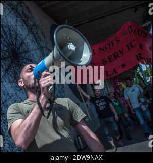 Manifestation des cheminots A la Gare d'Austerlitz, Paris, Frankreich le 18 Juin 2014. Des usagers de la SNCF crient leur colere au 8eme jour de la greve. Foto von renaud Khan/ABACAPRESS.COM Stockfoto