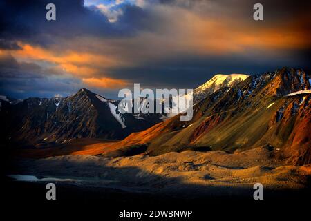 Mt Altai Tavan Bogd Stockfoto