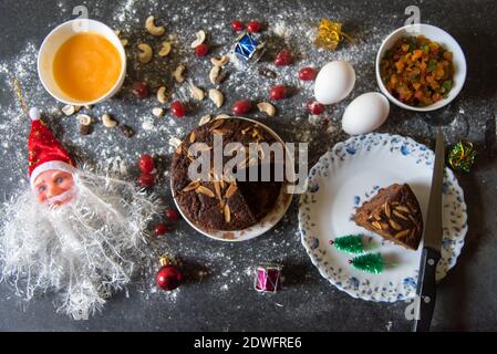 Dessert Lebensmittel Artikel Schokolade Kuchen. Draufsicht Stockfoto