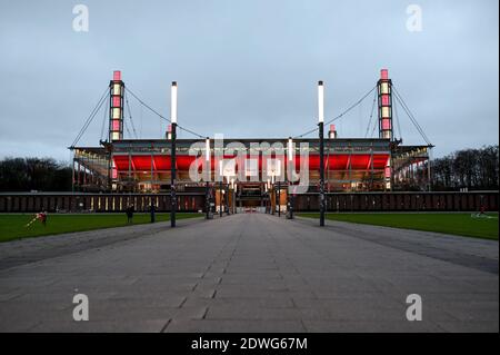 Köln, Deutschland. Dezember 2020. Fußball: DFB-Pokal, 1. FC Köln - VfL Osnabrück, 2. Runde im RheinEnergieStadion: Blick auf das Stadion vor dem Spiel. Quelle: Frederic Scheidemann/Getty Images Europe/Pool/dpa/Alamy Live News Stockfoto