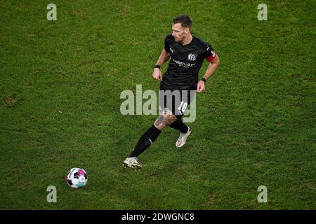 Köln, Deutschland. Dezember 2020. Fußball: DFB-Pokal, 1. FC Köln - VfL Osnabrück, 2. Runde im RheinEnergieStadion: Osnabrücks Maurice Trapp in Aktion. Quelle: Frederic Scheidemann/Getty Images Europe/Pool/dpa/Alamy Live News Stockfoto