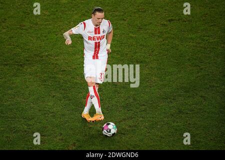 Köln, Deutschland. Dezember 2020. Fußball: DFB-Pokal, 1. FC Köln - VfL Osnabrück, 2. Runde im RheinEnergieStadion: Kölner Marius Wolf in Aktion. Quelle: Frederic Scheidemann/Getty Images Europe/Pool/dpa/Alamy Live News Stockfoto