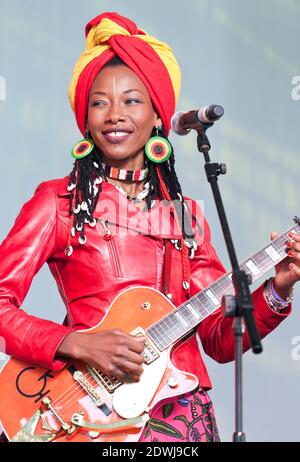 Malischer Musiker, Fatoumata Diawara beim Larmer Tree Festival, 2012, UK Stockfoto