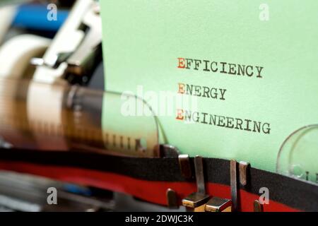 Effizienz Energie Engineering Satz mit einer Schreibmaschine geschrieben. Stockfoto