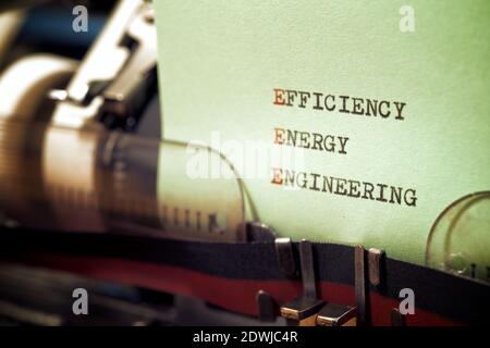 Effizienz Energie Engineering Satz mit einer Schreibmaschine geschrieben. Stockfoto
