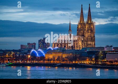 Kölner Skyline, mit Dom, Musical Dome Theater, am Rhein, NRW, Deutschland Stockfoto