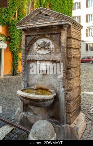 Brunnen des wassermarsches in Borgo Pio in Rom. Latium, Italien, Europa Stockfoto