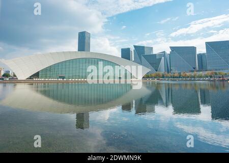 Die moderne Architektur im orientalischen Sportzentrum in Shanghai, China. Stockfoto