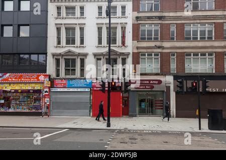 Eine verlassene Oxford Street, London, während der Coronavirus-Vertreibung Stockfoto