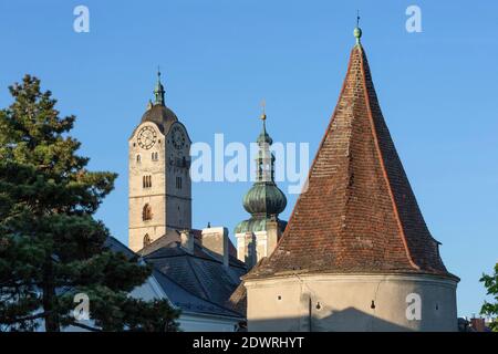 Kirchturm der Frauenberg und Nikolauskirche, Krems-Stein, Wachau NÖ, Österreich Stockfoto