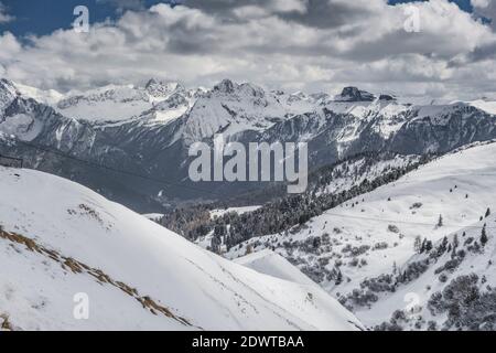 Italienische Dolomiten, mit Sellajoch, Grödnerpass, Costalunga Pass Stockfoto