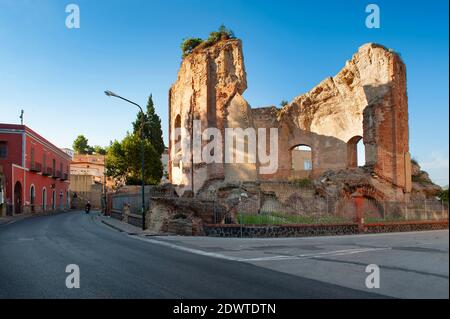 Der Tempel der Venus' im Golf von Baia, Baia, Campi Flegrei (Phlegräische Felder), Neapel, Kampanien, Italien Stockfoto