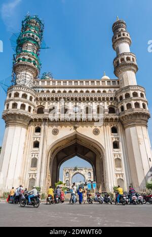 Charminar oder vier Minarette in Renovierung, das ist ein Denkmal und Moschee, im Jahr 1591 gebaut. Stockfoto