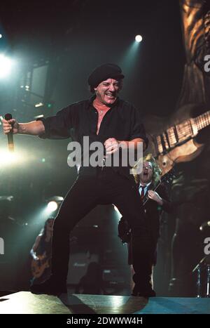 AC/DC im Konzert im Birmingham NEC, Großbritannien. November 2000 Stockfoto