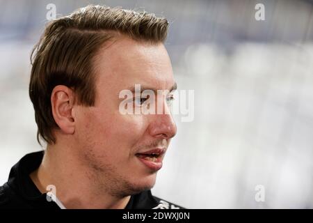 Kiel, Deutschland. Dezember 2020. Handball: Bundesliga, THW Kiel - Rhein-Neckar Löwen, Matchday 15. Kiels Trainer Filip Jicha spricht im Interview. Kredit: Frank Molter/dpa/Alamy Live Nachrichten Stockfoto