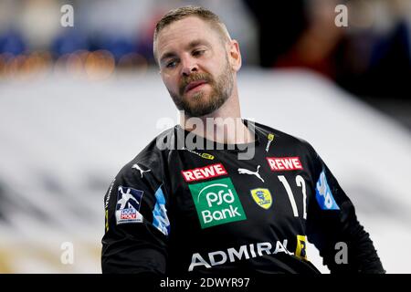 Kiel, Deutschland. Dezember 2020. Handball: Bundesliga, THW Kiel - Rhein-Neckar Löwen, Matchday 15. Torwart Andreas Palicka von den Rhein-Neckar Löwen reagiert enttäuscht. Kredit: Frank Molter/dpa/Alamy Live Nachrichten Stockfoto