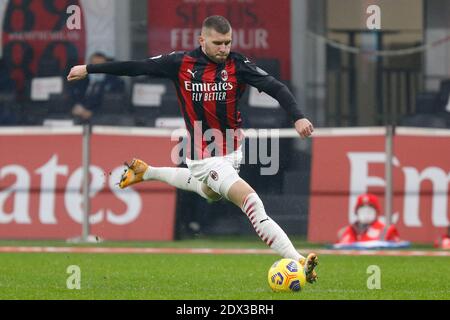 Mailand, Italien. Dezember 2020. Mailand, Italien, San Siro Stadion, Dezember 23, 2020, Ante Rebic (AC Mailand) während AC Mailand vs SS Lazio - Italienische Fußball Serie A Spiel Credit: Francesco Scaccianoce/LPS/ZUMA Wire/Alamy Live News Stockfoto