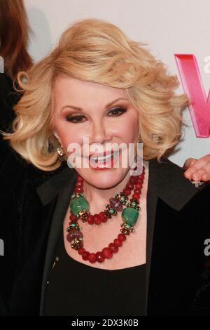 Joan Rivers nimmt an einer Vorvorvorführung der Premiere von "Joan & Melissa: Joan Knows Best?" in Staffel 2 Teil. Am 19. Januar 2012 im Helen Mills Theater in New York City, New York, USA. Foto von Elizabeth Pantaleo/ABACAPRESS.COM Stockfoto