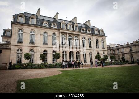 Ein Blick auf den Garten des Elysee-Palastes, der offiziellen Residenz des französischen Präsidenten, an einem Tag der offenen Tür für die Öffentlichkeit, 6. Juli 2014. Foto von Audrey Poree/ABACAPRESS.COM Stockfoto