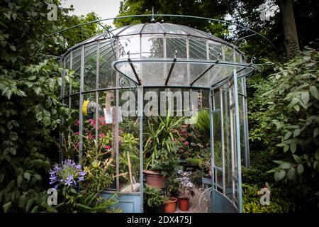 Ein Blick auf den Garten des Elysee-Palastes, der offiziellen Residenz des französischen Präsidenten, an einem Tag der offenen Tür für die Öffentlichkeit, 6. Juli 2014. Foto von Audrey Poree/ABACAPRESS.COM Stockfoto