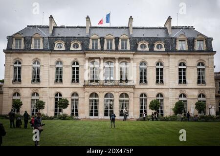 Ein Blick auf den Garten des Elysee-Palastes, der offiziellen Residenz des französischen Präsidenten, an einem Tag der offenen Tür für die Öffentlichkeit, 6. Juli 2014. Foto von Audrey Poree/ABACAPRESS.COM Stockfoto