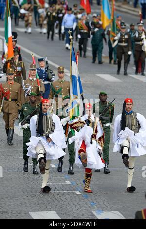 Griechische Delegation sah die jährliche Militärparade des Bastille-Tages am Place de la Concorde in Paris, Frankreich, am 14. Juli 2014. Foto von Ammar Abd Rabbo/ABACAPRESS.COM Stockfoto