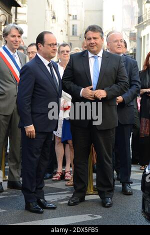 Der französische Präsident Francois Hollande und der deutsche Vizekanzler, Wirtschaftsminister und SPD-Parteipräsident Sigmar Gabriel anlässlich des 100. Todestages von Jean Jaures im Café du Croissant in Paris. Juli 31, 2014. Am 31. Juli 1914 wurde Jaures in Le Croissant von Raoul Villain, einem 29-jährigen französischen Nationalist, ermordet. Foto von Thierry Plessis/ ABACAPRESS.COM Stockfoto