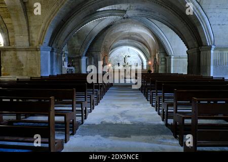 Das Innere der Krypta Keller des Abbatiale Saint-Gilles Du Gard in Saint-Gilles Stockfoto